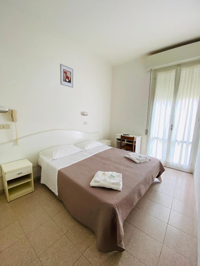 רימיני Hotel Luna Rossa מראה חיצוני תמונה