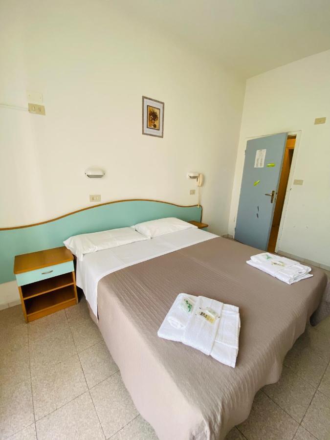 רימיני Hotel Luna Rossa מראה חיצוני תמונה