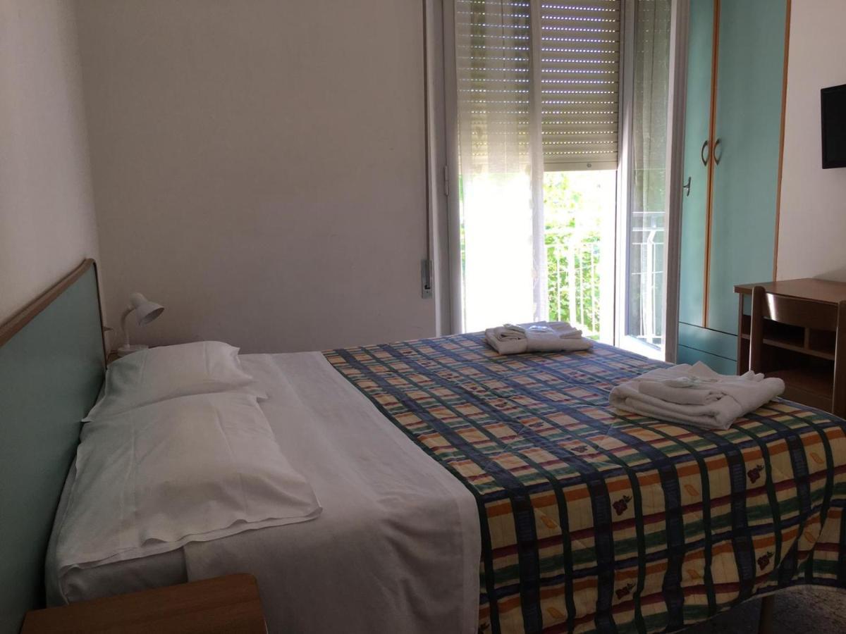רימיני Hotel Luna Rossa מראה חיצוני תמונה