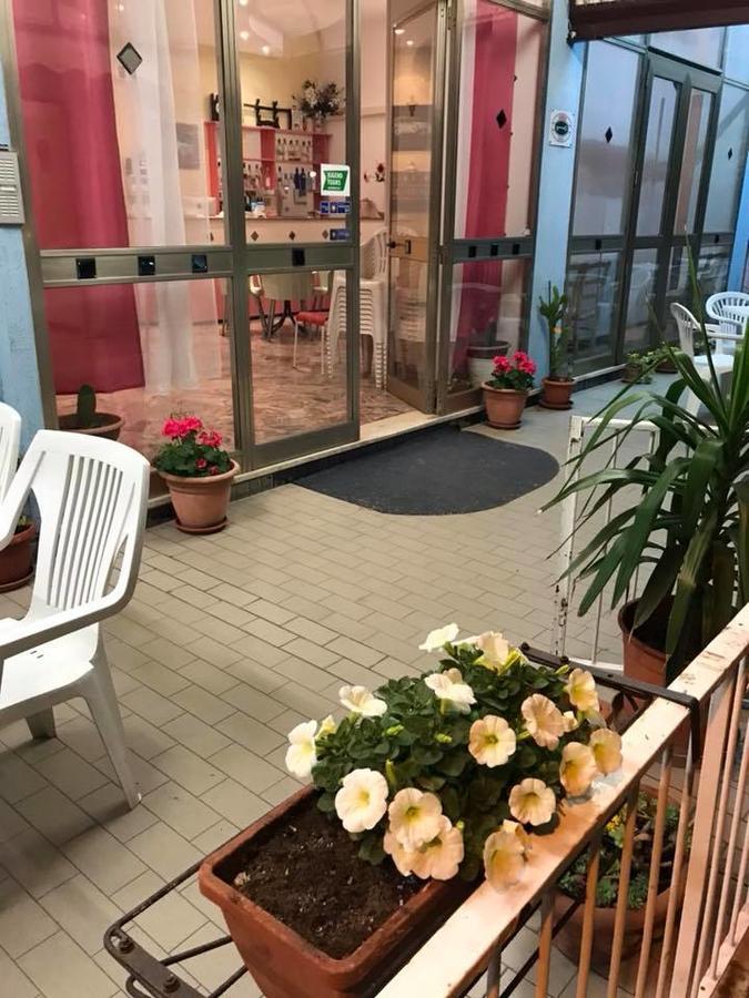 רימיני Hotel Luna Rossa מראה חיצוני תמונה