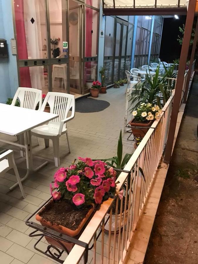 רימיני Hotel Luna Rossa מראה חיצוני תמונה