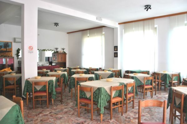 רימיני Hotel Luna Rossa מראה חיצוני תמונה